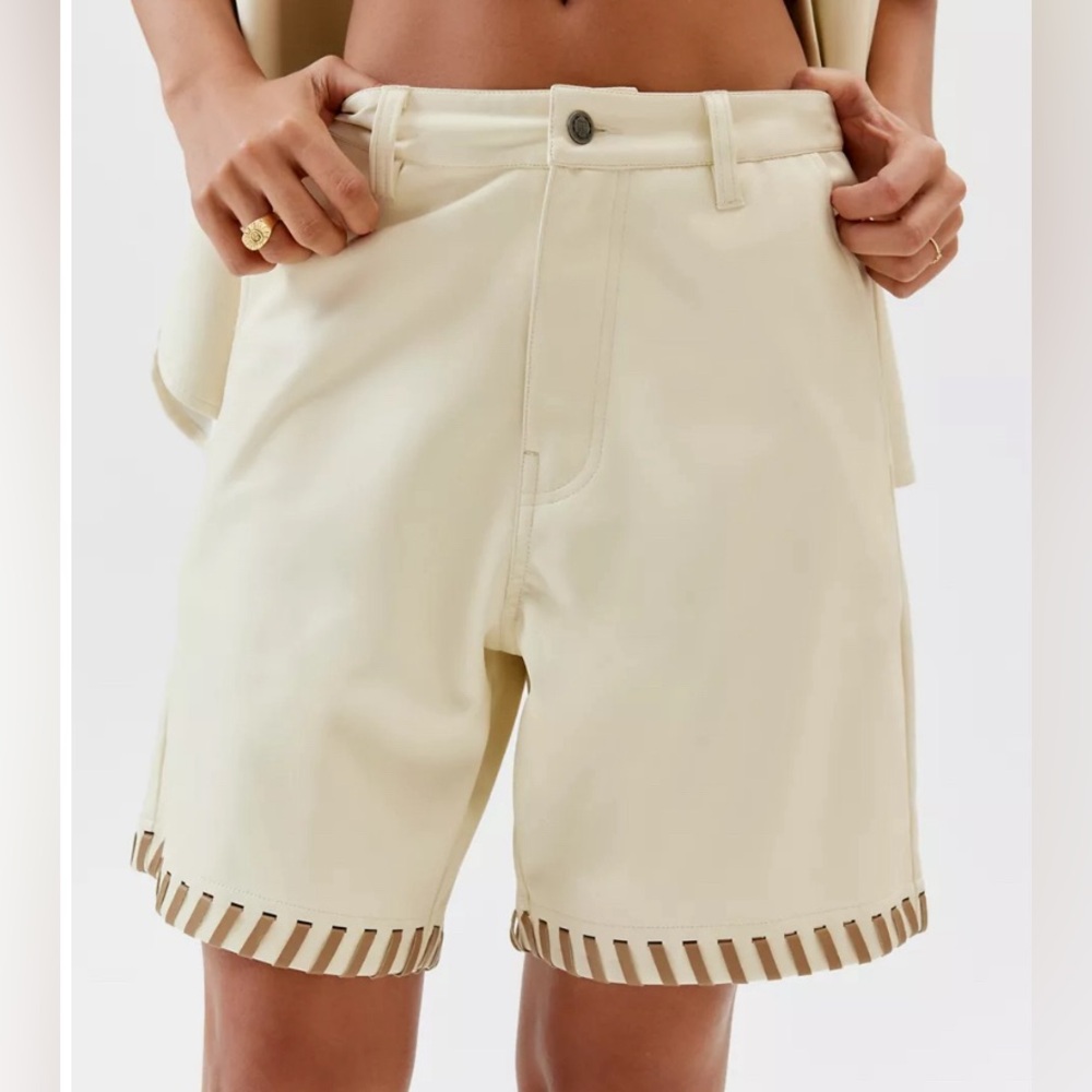 Honor The Gift Womens Faux Leather Shorts In Bone Size X Large Nwt — image 2 of 8